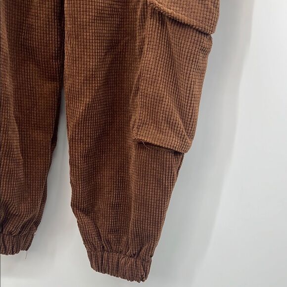 Forever 21 Brown Cargo Pants Relaxed Fit - Picture 4 of 7